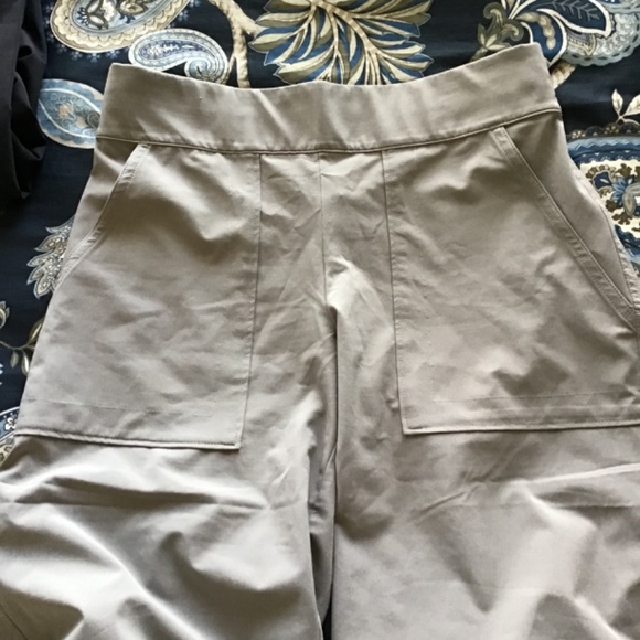 Athleta Chelsea  wide leg crème tan and black size 0 - Picture 5 of 11